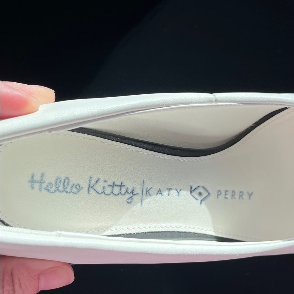 Hello Kitty White Pumps with Red Bow and Yellow Sculpted Heel - Picture 2 of 4